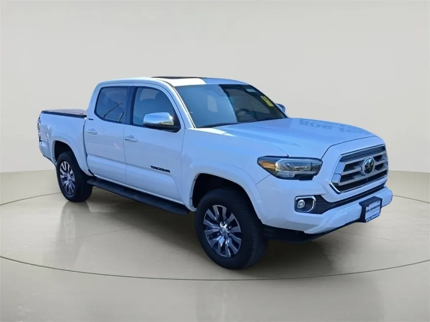 2023 Toyota Tacoma Limited V6 photo 1