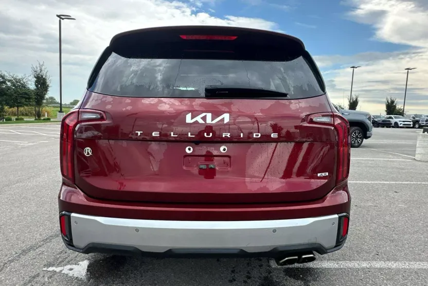 2023 Kia Telluride S photo 1