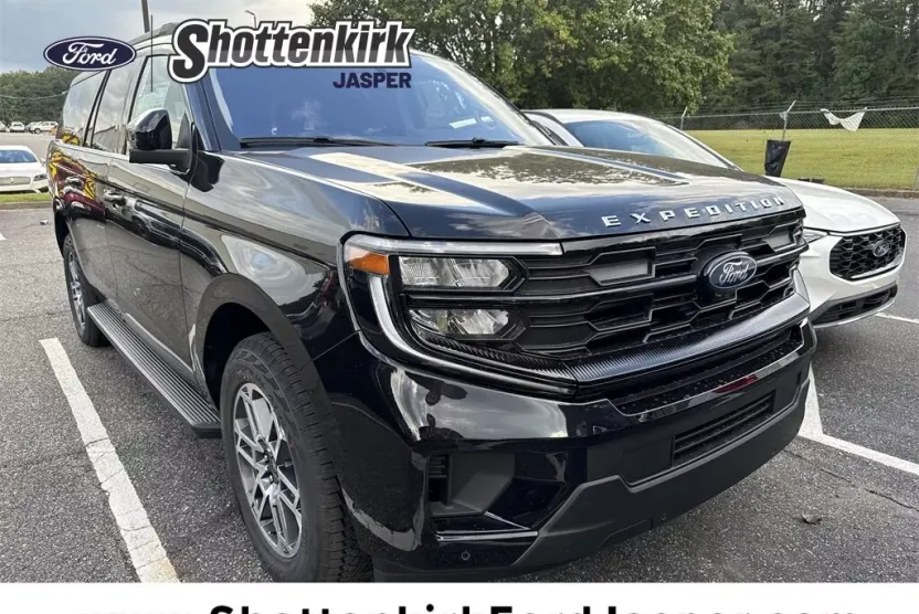 2025 Ford Expedition MAX photo 1