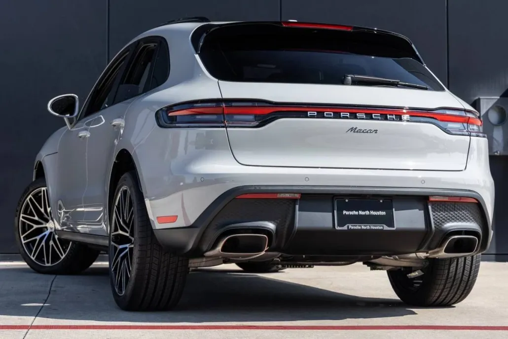 2025 Porsche Macan Base photo 1