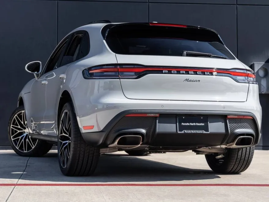 2025 Porsche Macan Base photo 1