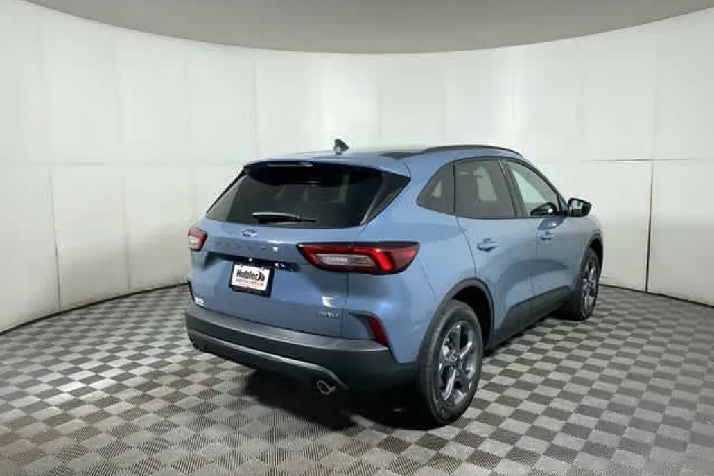 2025 Ford Escape ST-Line photo 1