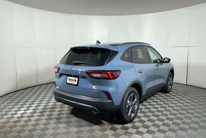 2025 Ford Escape ST-Line photo 1