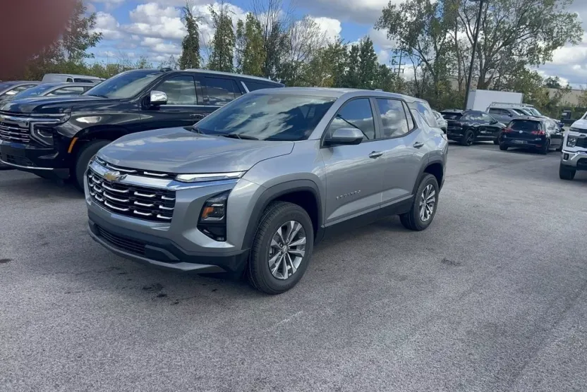 2026 Chevrolet Equinox LT photo 1