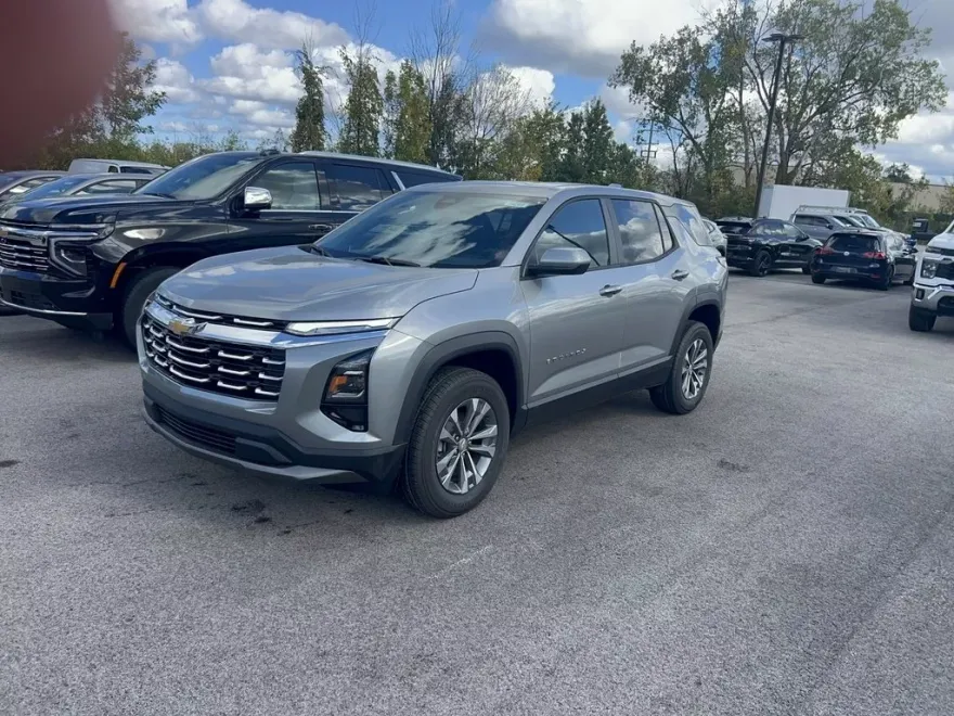 2026 Chevrolet Equinox LT photo 1