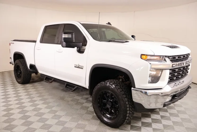 2020 Chevrolet Silverado 2500HD LT photo 1