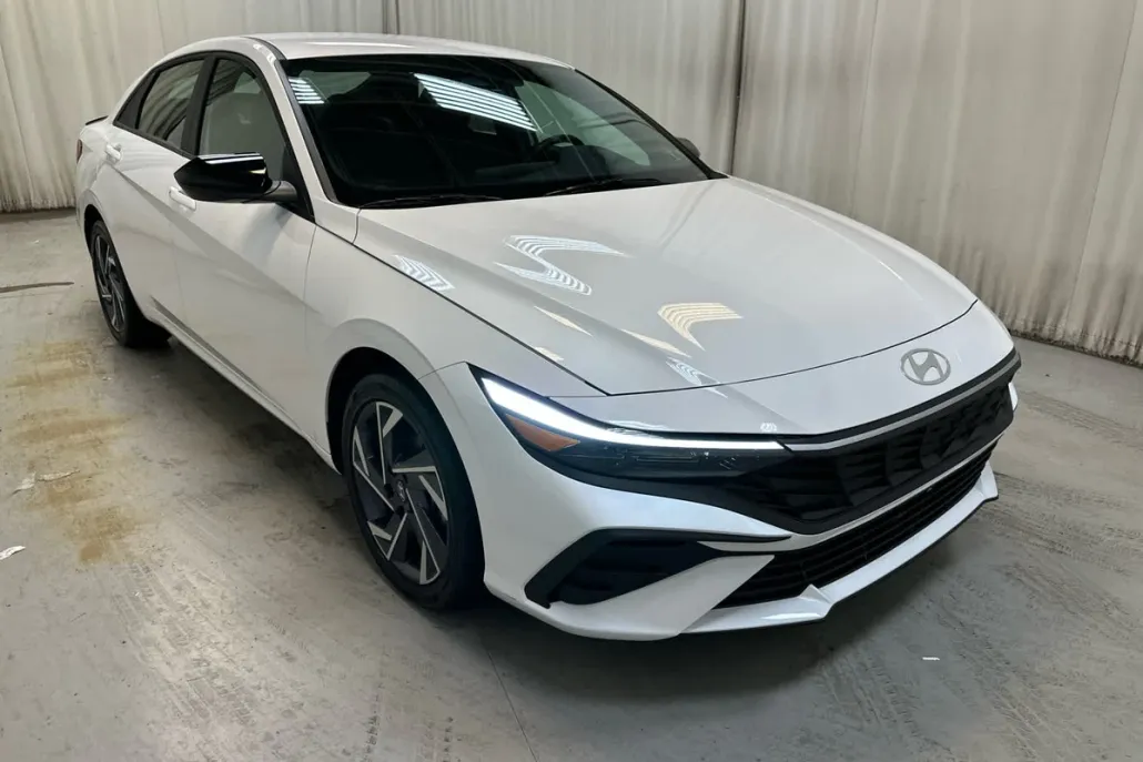 2025 Hyundai Elantra Hybrid SEL Sport photo 1
