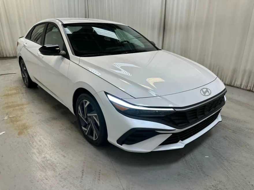 2025 Hyundai Elantra Hybrid SEL Sport photo 1