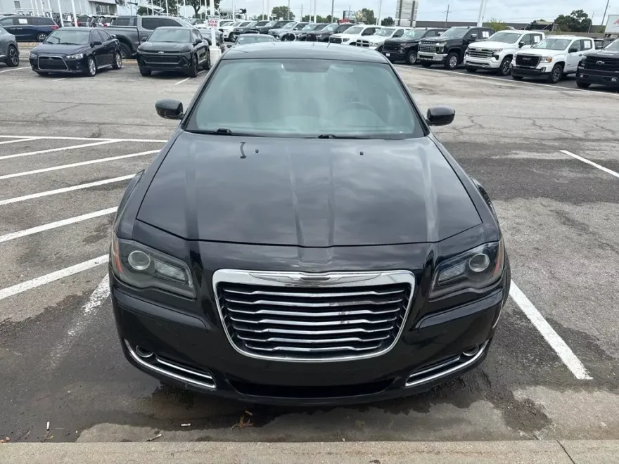 2013 Chrysler 300 S photo 1