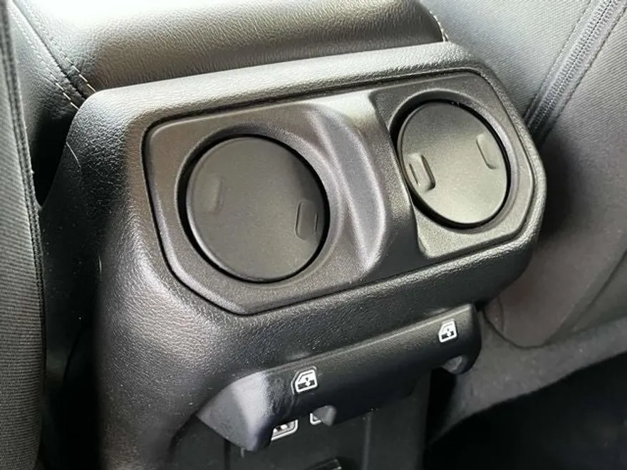 2022 Jeep Wrangler Unlimited Sahara photo 19