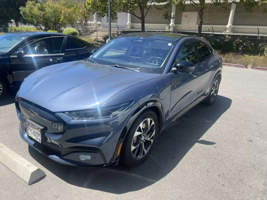 2021 Ford Mustang Mach-E Premium photo 1