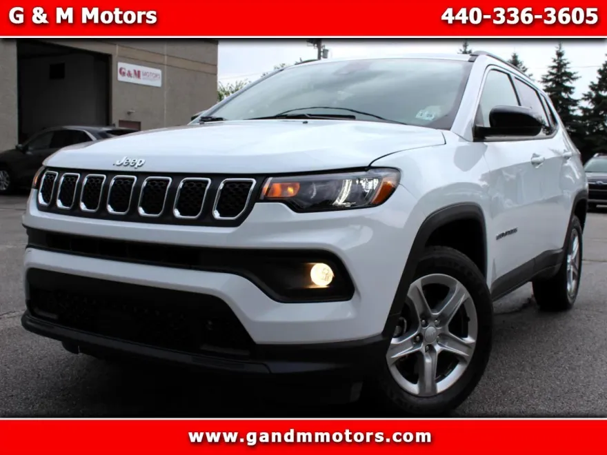 2024 Jeep Compass Latitude photo 1