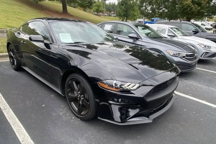 2023 Ford Mustang EcoBoost photo 1