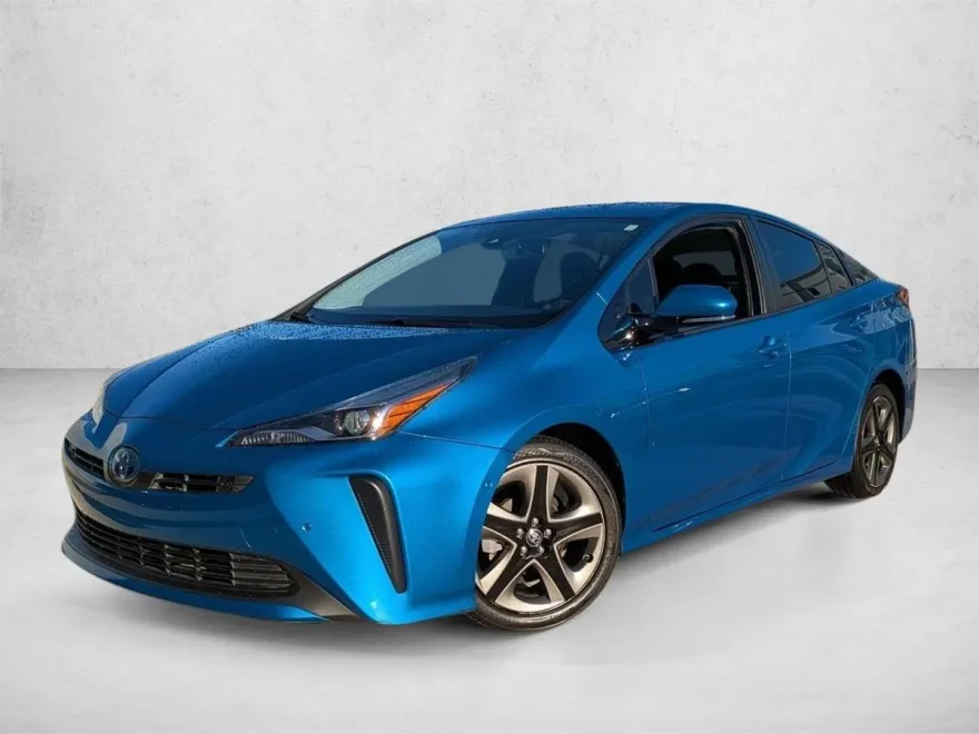 2020 Toyota Prius XLE photo 1