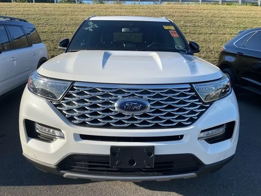 2022 Ford Explorer Platinum photo 1