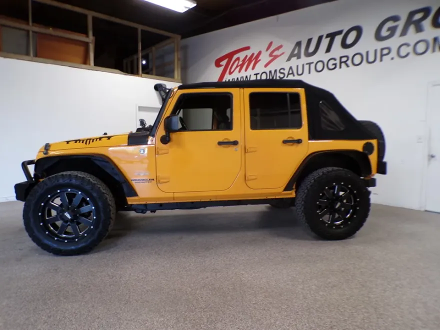 2012 Jeep Wrangler Sahara photo 1