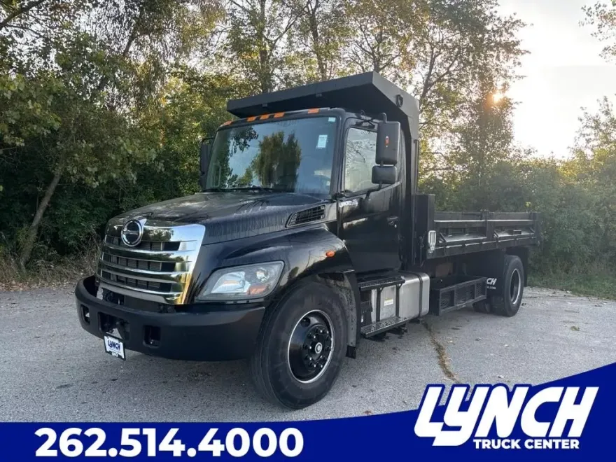 2017 Hino Conventional Type Truck photo 1