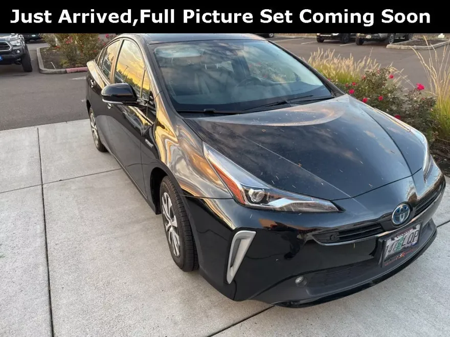 2019 Toyota Prius XLE AWD-e photo 1