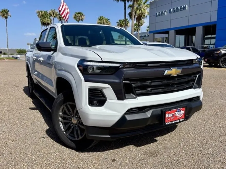 2025 Chevrolet Colorado Work Truck LT photo 1