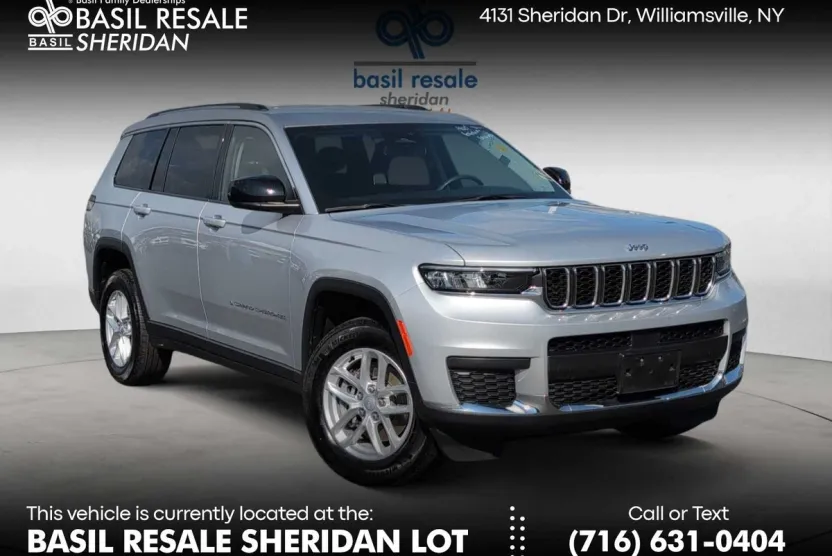 2023 Jeep Grand Cherokee Laredo photo 1