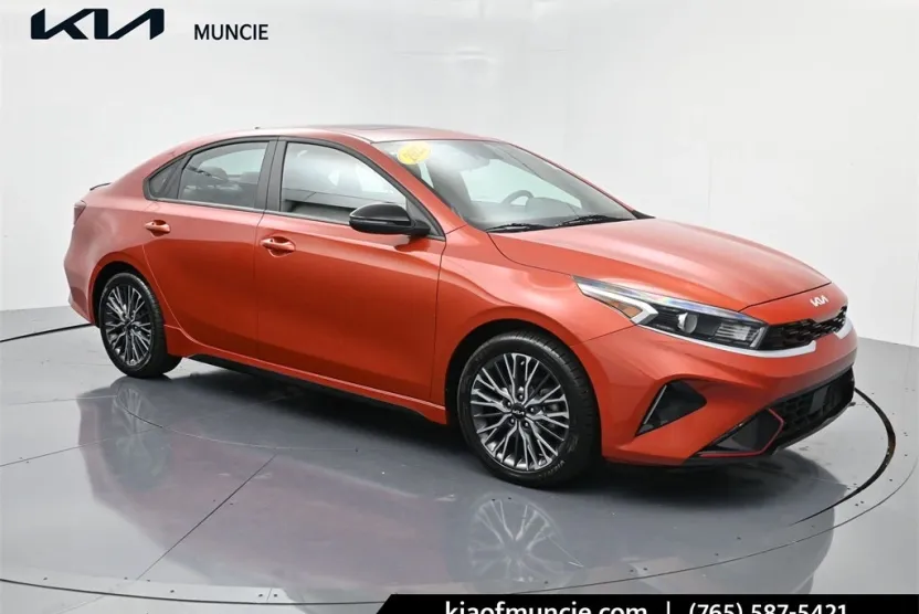 2022 Kia Forte GT-Line photo 1