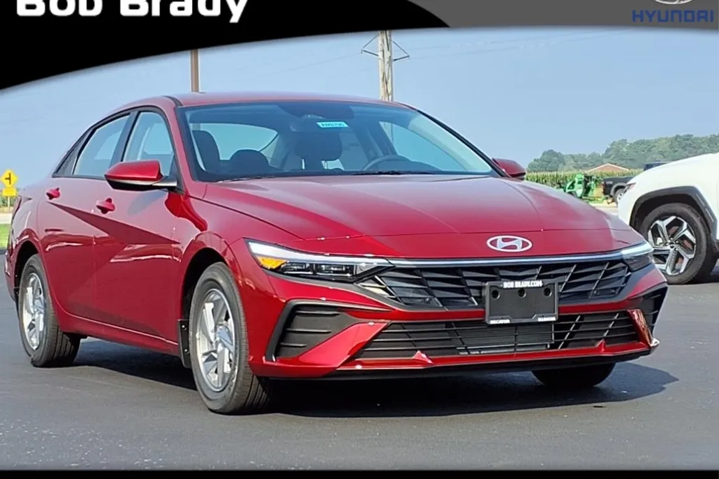 2025 Hyundai Elantra SE photo 1