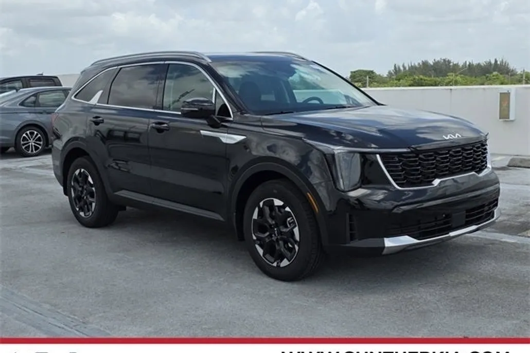 2025 Kia Sorento S photo 1