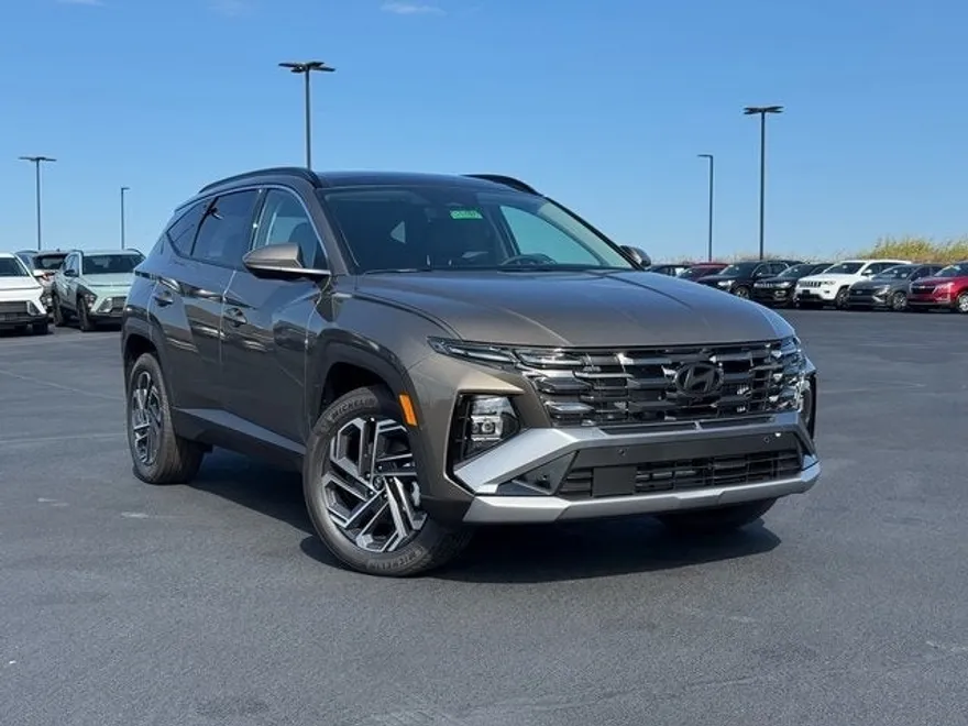 2025 Hyundai Tucson Hybrid Limited photo 1