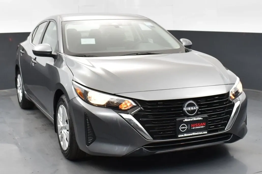 2025 Nissan Sentra S photo 1