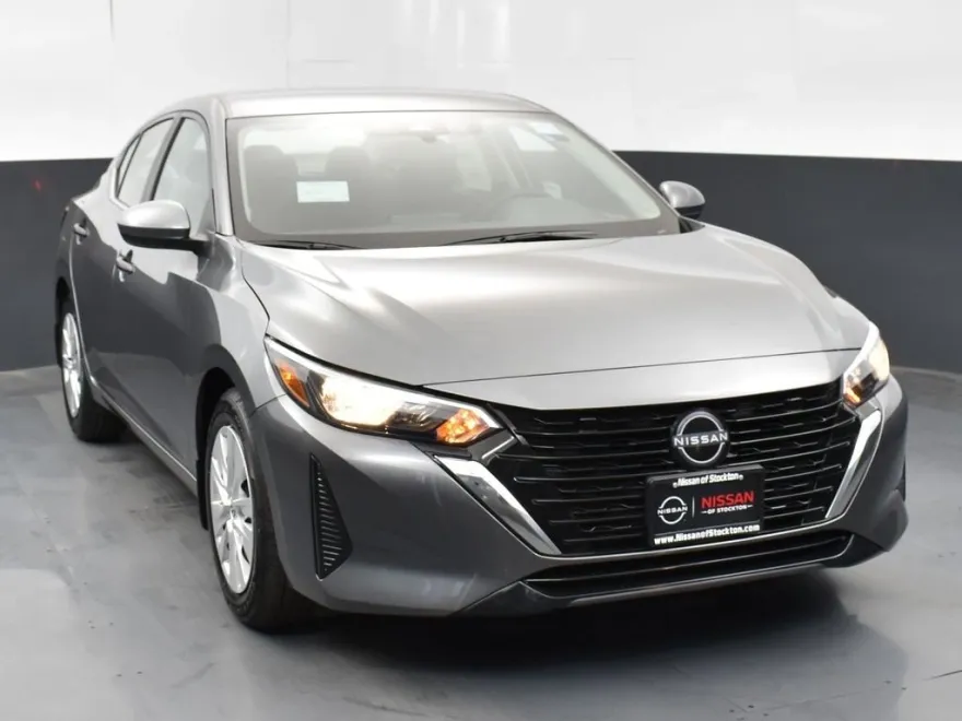 2025 Nissan Sentra S photo 1