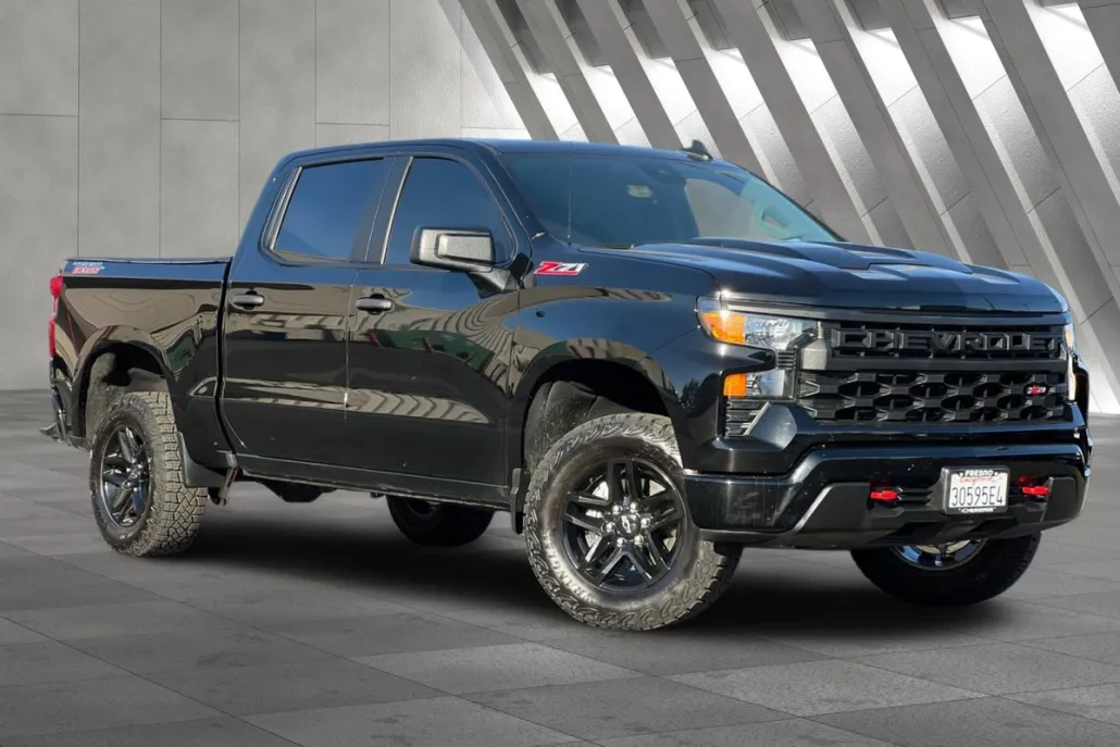 2025 Chevrolet Silverado 1500 Custom photo 1