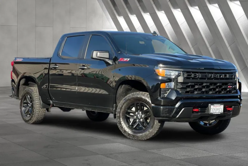 2025 Chevrolet Silverado 1500 Custom photo 1