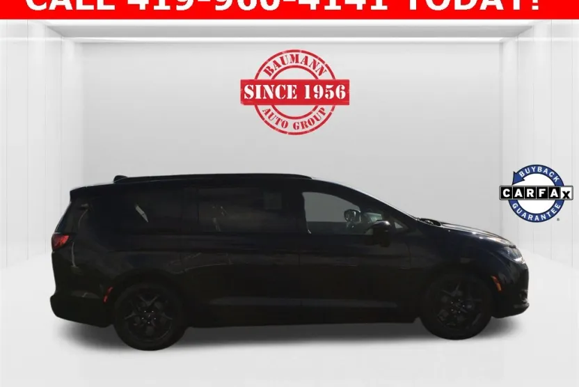 2018 Chrysler Pacifica Touring L photo 1