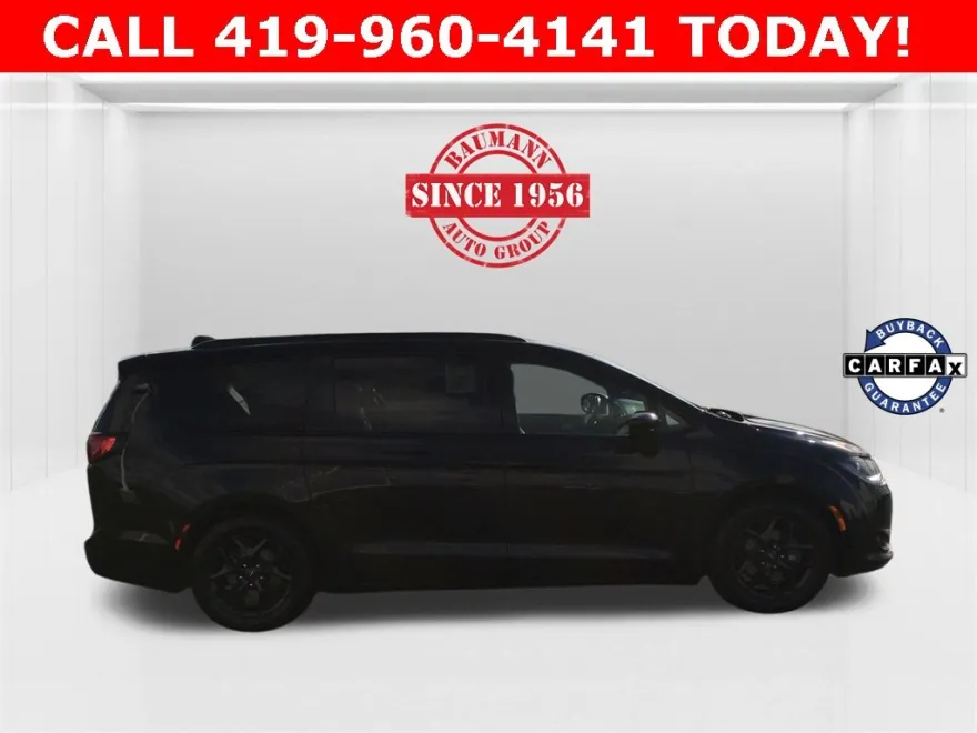 2018 Chrysler Pacifica Touring L photo 1