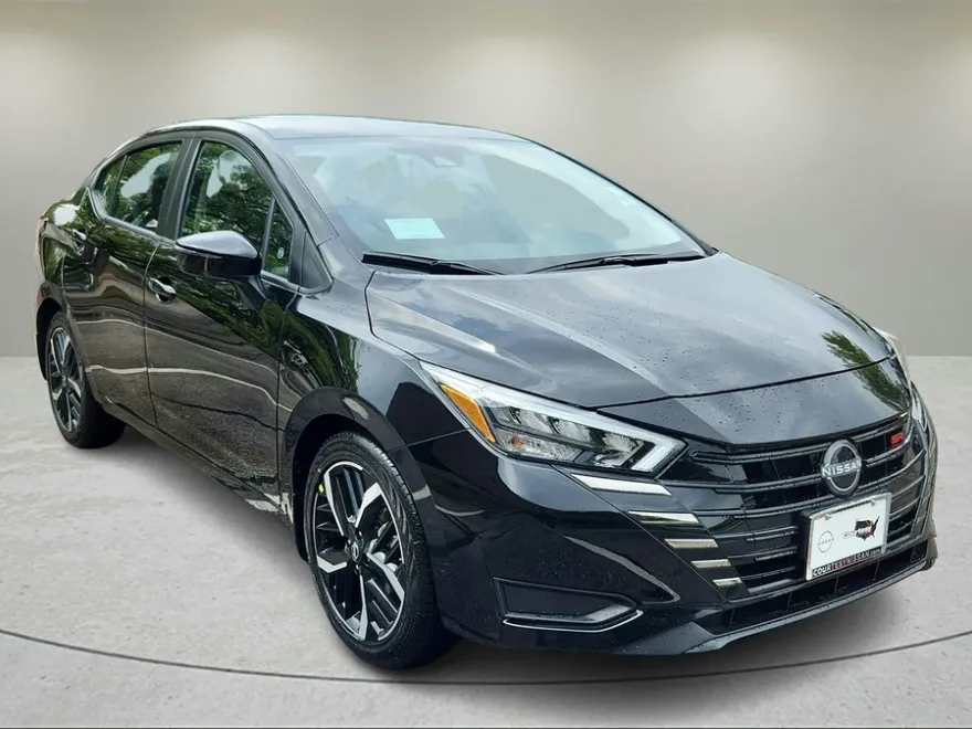 2025 Nissan Versa SR photo 1