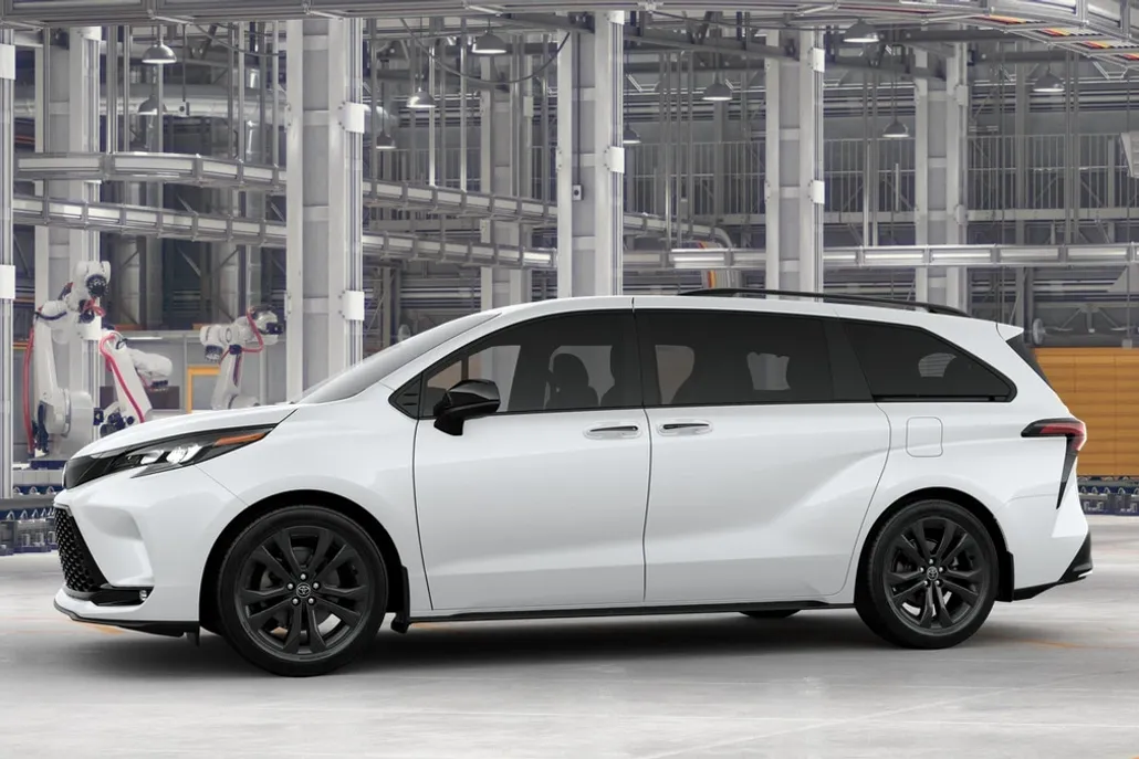 2025 Toyota Sienna XSE photo 1