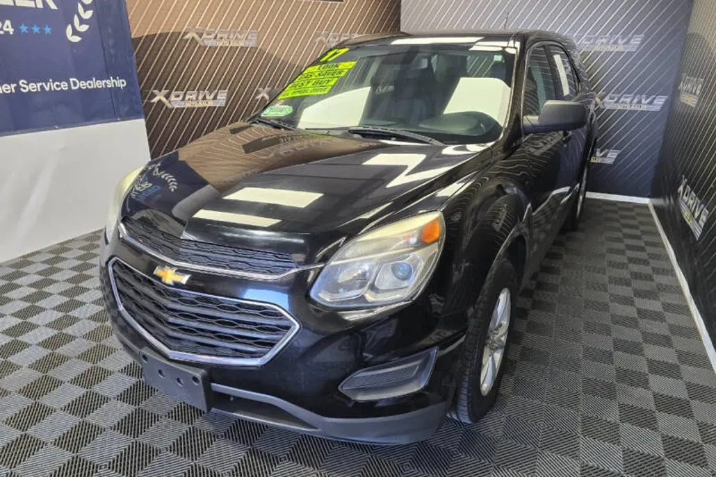 2017 Chevrolet Equinox LS photo 1