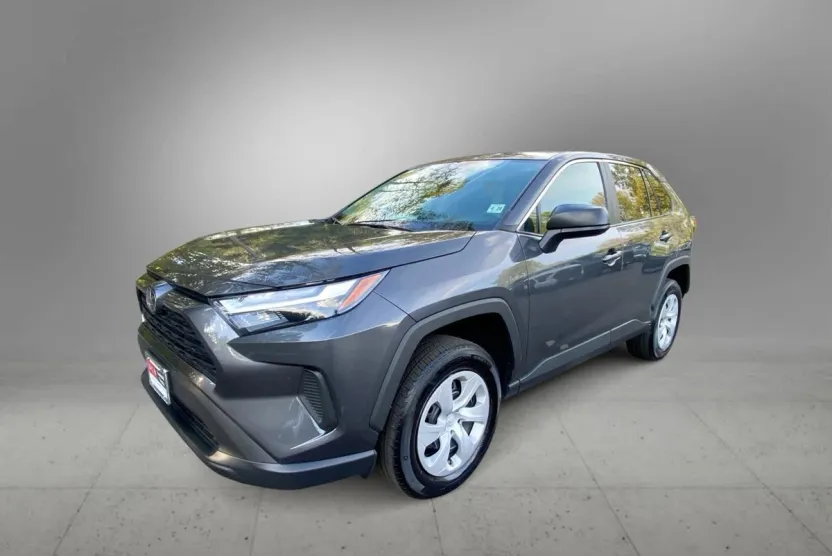 2024 Toyota RAV4 LE photo 1