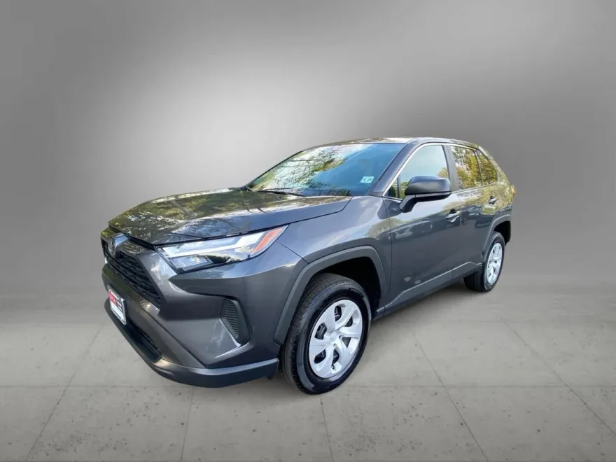 2024 Toyota RAV4 LE photo 1