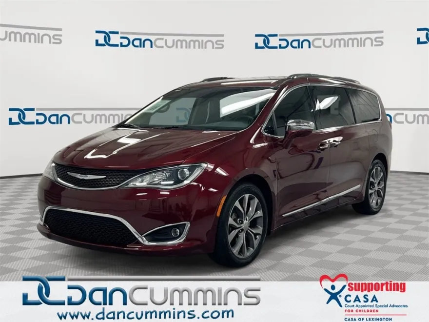 2018 Chrysler Pacifica Limited photo 1
