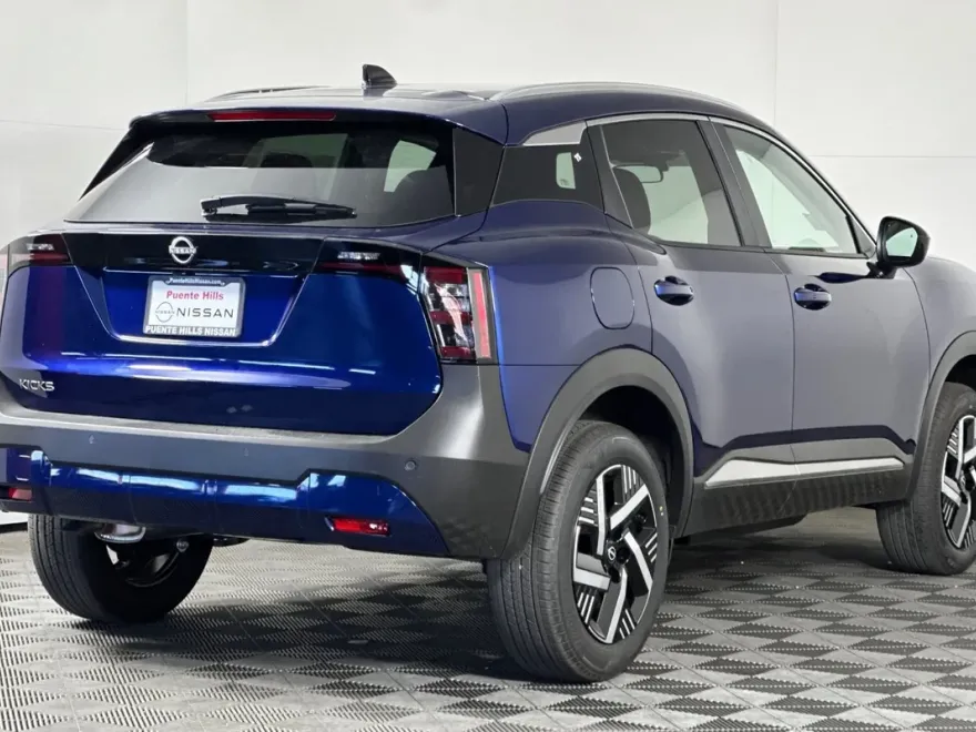 2026 Nissan Kicks SV photo 1
