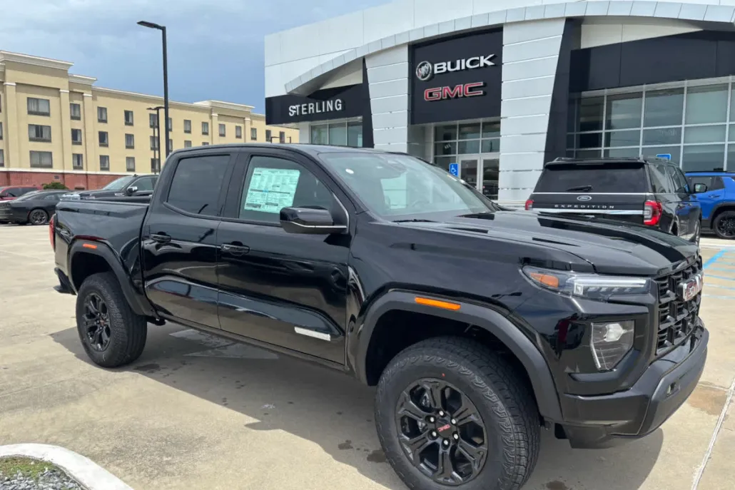 2025 Gmc Canyon Elevation photo 1