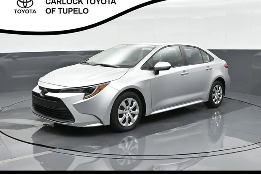 2024 Toyota Corolla LE photo 1