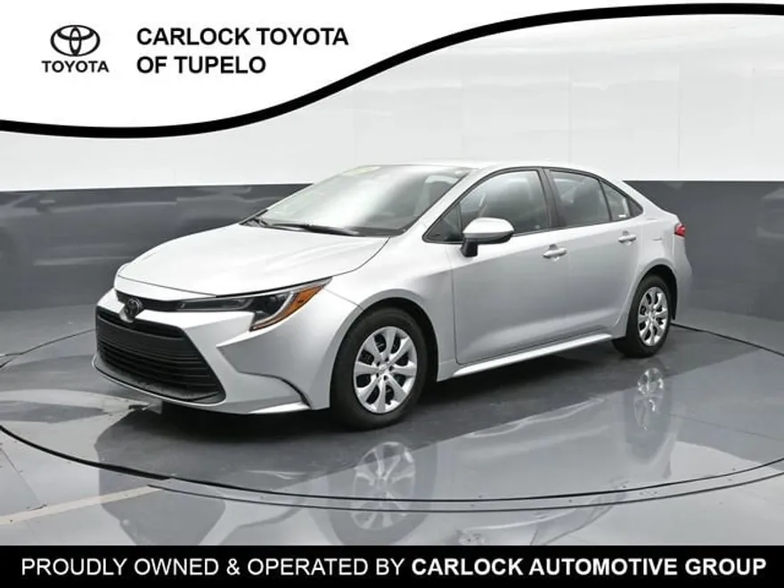 2024 Toyota Corolla LE photo 1