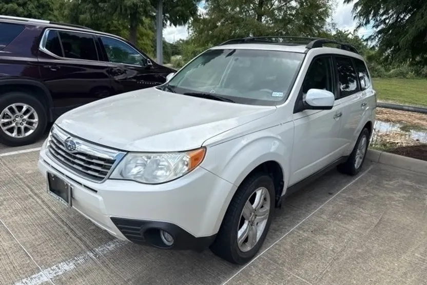 2015 Subaru Forester 2.5i photo 1