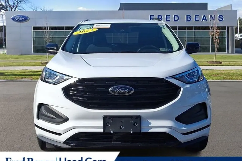 2023 Ford Edge SE photo 1