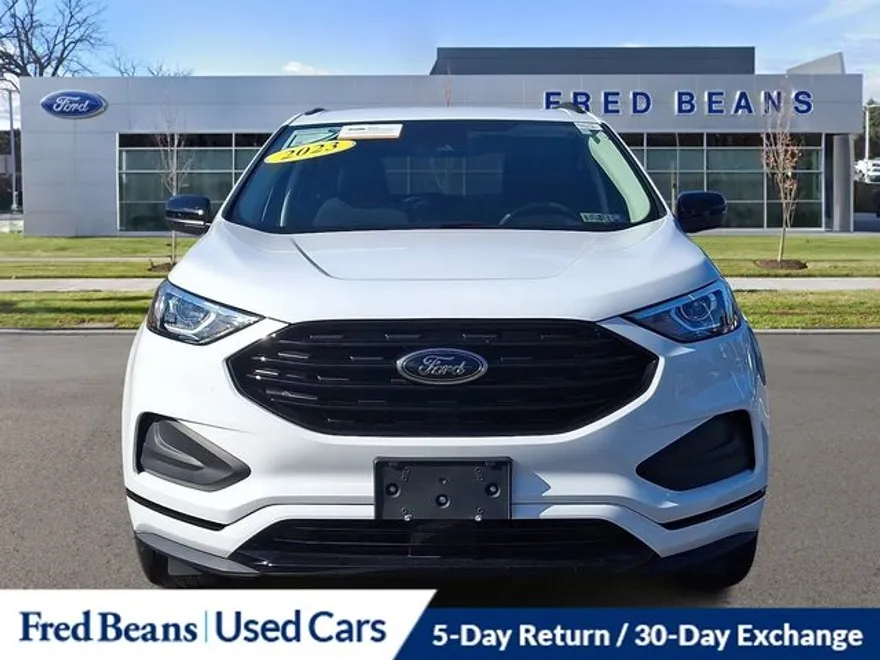 2023 Ford Edge SE photo 1
