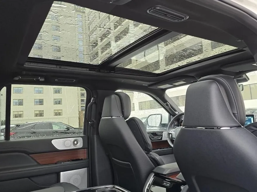 2024 Lincoln Navigator Reserve photo 10