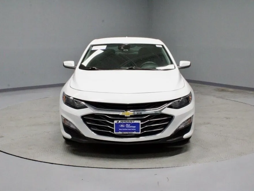 2024 Chevrolet Malibu 1LT photo 1