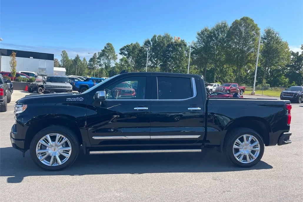 2025 Chevrolet Silverado 1500 High Country photo 1